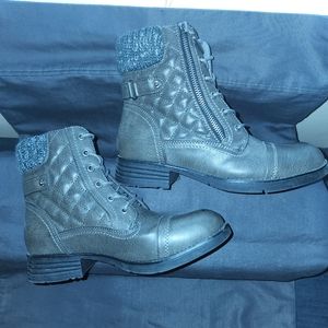 STQ Gray/Tan booties s 7.5